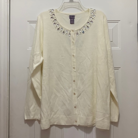Laura Scott Sweaters - NWT Laura Scott cream size 1X sweater with jewels